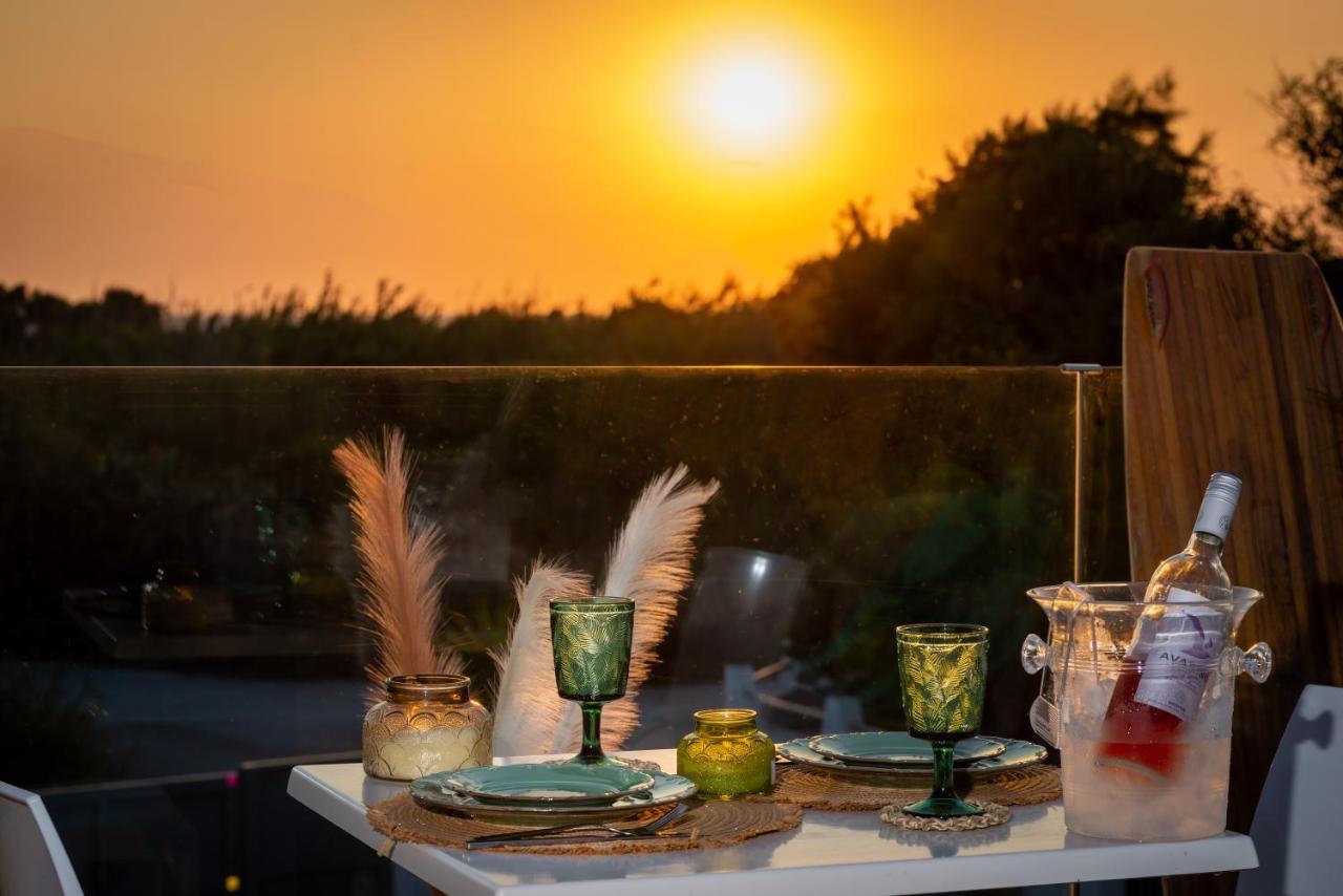 Villa Antonakisvilla - Luxury Pool, Jacuzzi & Seaview Retreat