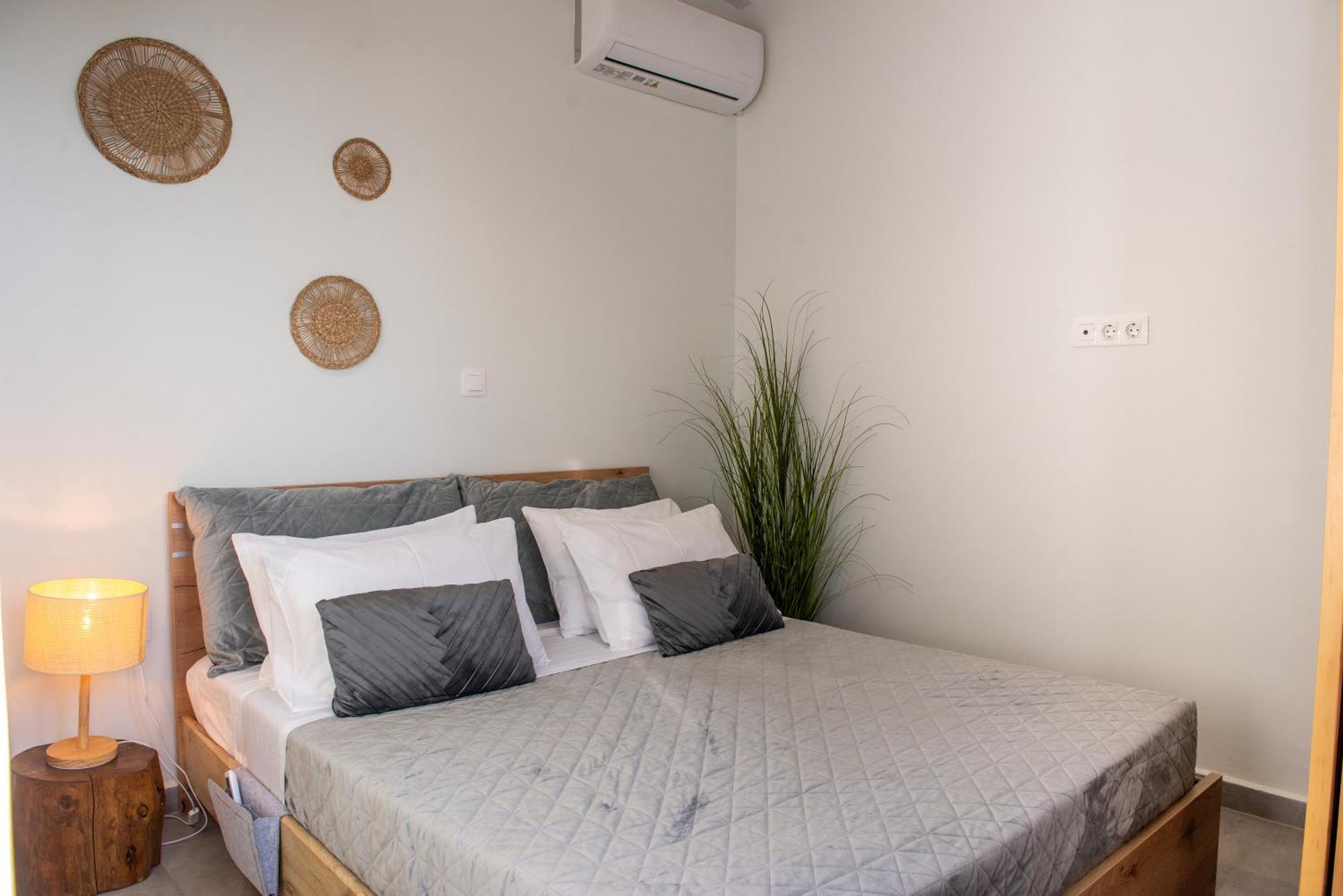 Antonakisvilla - Luxury Pool, Jacuzzi & Seaview Retreat * Kremastí